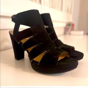 ETTA PLATFORM STRAPPY SANDAL •
Naturalizer • Size 7.5 NWOB